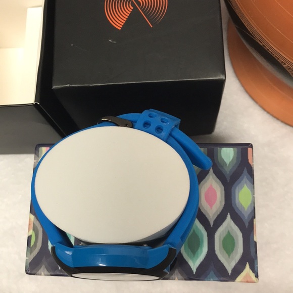 New Men’s PUMA Silicone Watch 45 mm 3 hand movements blue/black - Picture 8 of 16